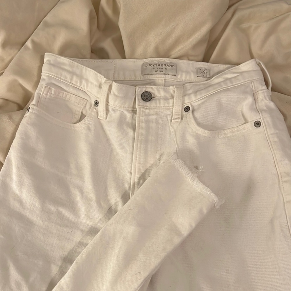 Lucky Brand high rise Mom jeans in size 4